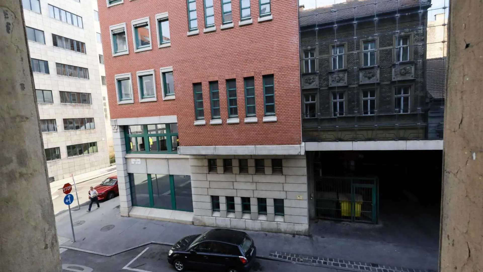 Pest-Port Apartment 4 Rooms For 16 Person Budapest