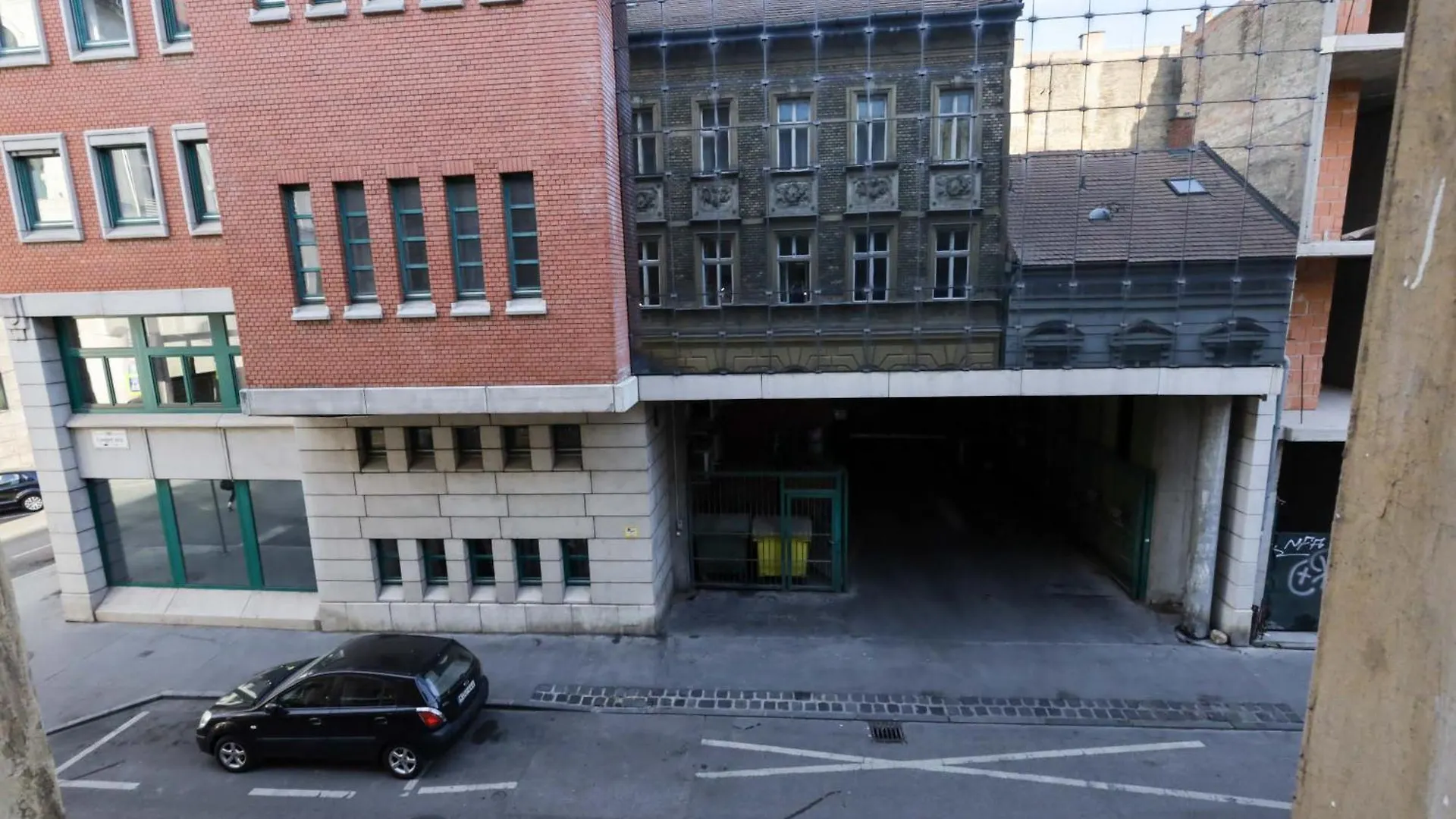 Pest-Port Apartment 4 Rooms For 16 Person Budapest 0*,  Ungern