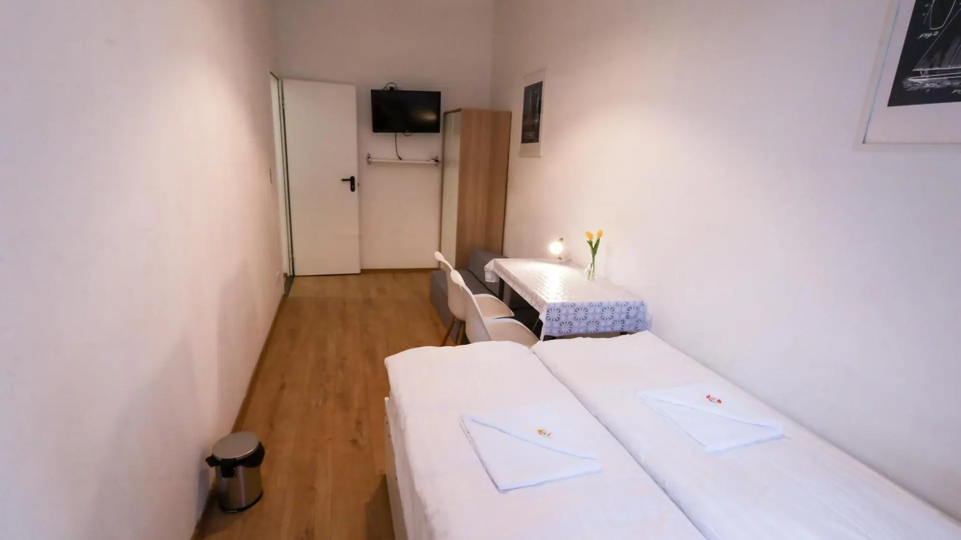 Pest-Port Apartment 4 Rooms For 16 Person Budapest 0*,  Ungern