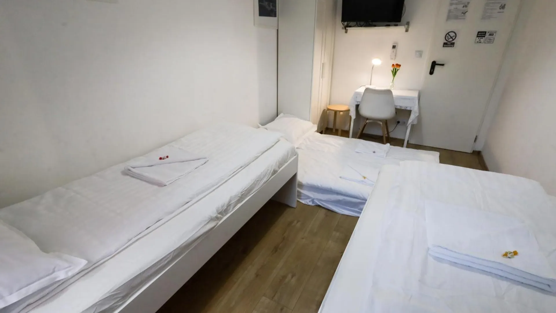 Pest-Port Apartment 4 Rooms For 16 Person Будапешт Венгрия