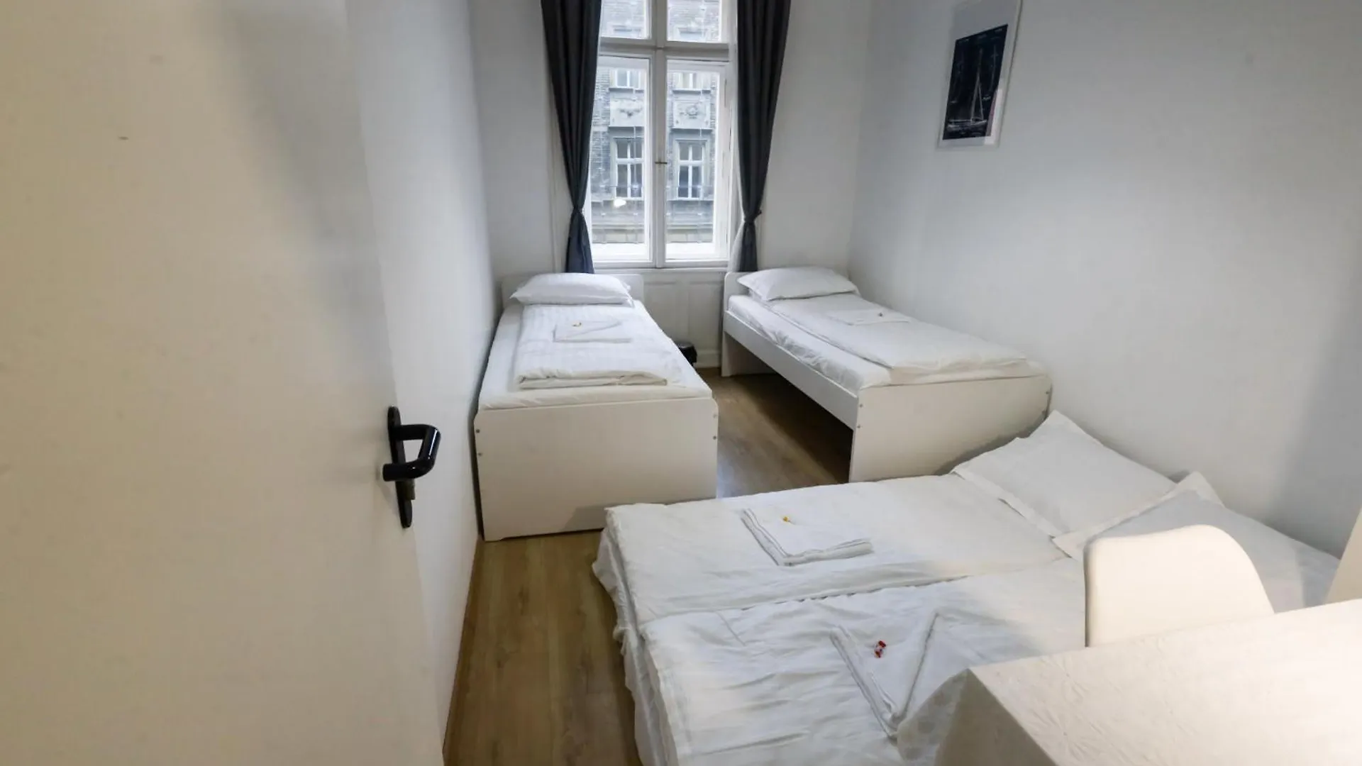 Pest-Port Apartment 4 Rooms For 16 Person Будапешт 0*,