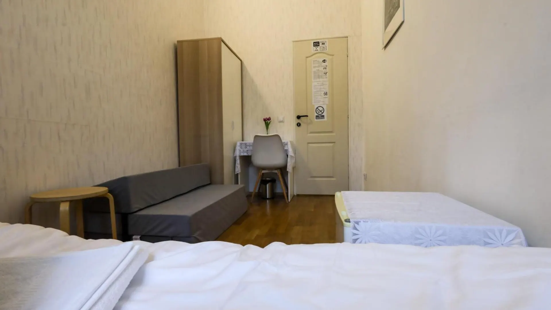 Pest-Port Apartment 4 Rooms For 16 Person Будапешт Венгрия