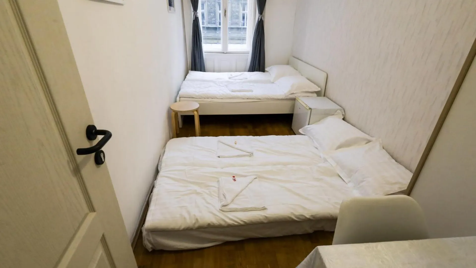Pest-Port Apartment 4 Rooms For 16 Person Будапешт